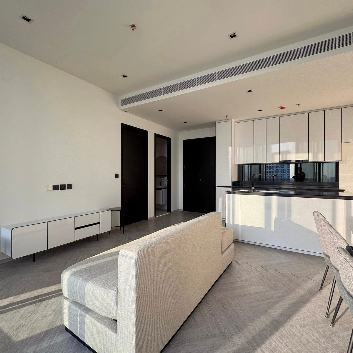 For SaleCondoWongwianyai, Charoennakor : Chapter Charoen Nakhon - Riverside Wake up early and see the curve of the Chao Phraya River. Tea and coffee are more delicious without explanation.