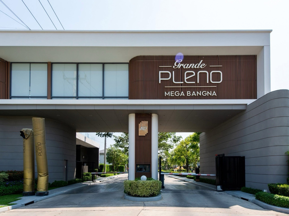 For RentSamut Prakan,Samrong : Semi-detached house for rent, lots of space, fully furnished, has a Home Automation system, highly convenient, near Mega Bangna mall, Grand Pleno Mega Bangna Village, ready to move in ✨