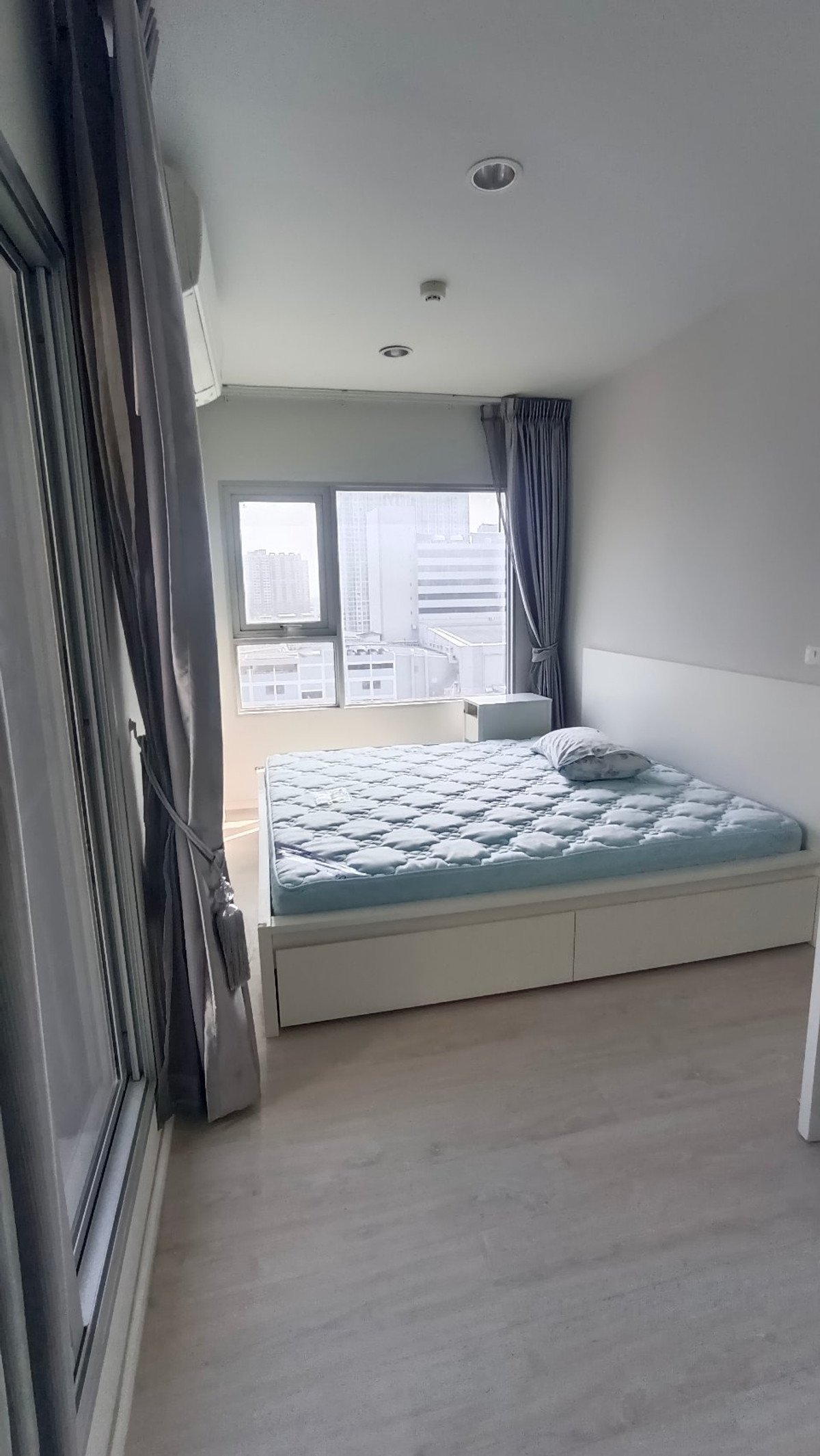 For RentCondoThaphra, Talat Phlu, Wutthakat : *FOR RENT* Aspire Sathorn-Tha Phra, beautiful room (beautiful room, worth booking!!   ) next to BTS Talat Phlu