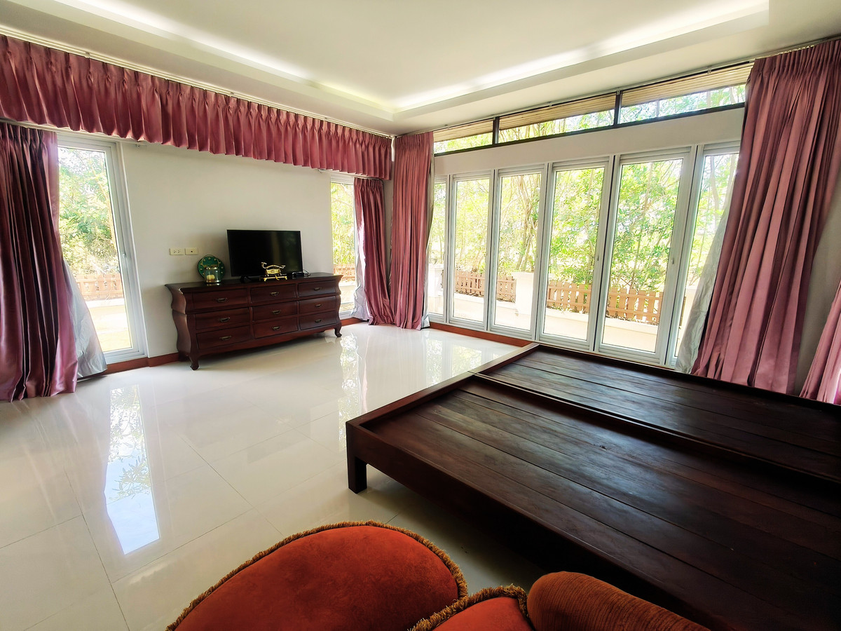 ขายบ้านระยอง : ⛳️ ขายบ้านหรูสไตล์รีสอร์ท ติดสนามกอล์ฟ Eastern Star ระยอง บนที่ดินผืนใหญ่ 880 ตร.ว. ชีวิตพักผ่อนระดับ Exclusive ที่คุณครอบครองได้