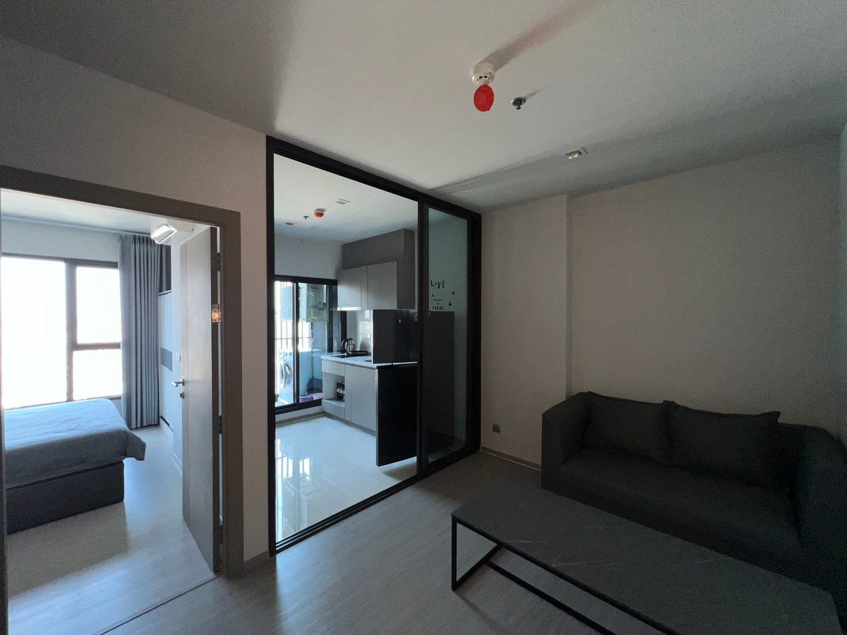 For RentCondoRama9, Petchburi, RCA : High-Floor 1BR at Life Asoke-Rama 9 | 32sqm | Floor 39 | Stunning Views | 21,500 THB