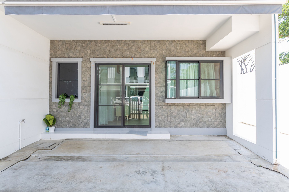 TownhomeBangna, Bearing, Lasalle : For Rent: Indy 5 Bangna Km.7, Price: 59,000 THB (Also available for Sale at 6.79 Million THB) [MKh260204]