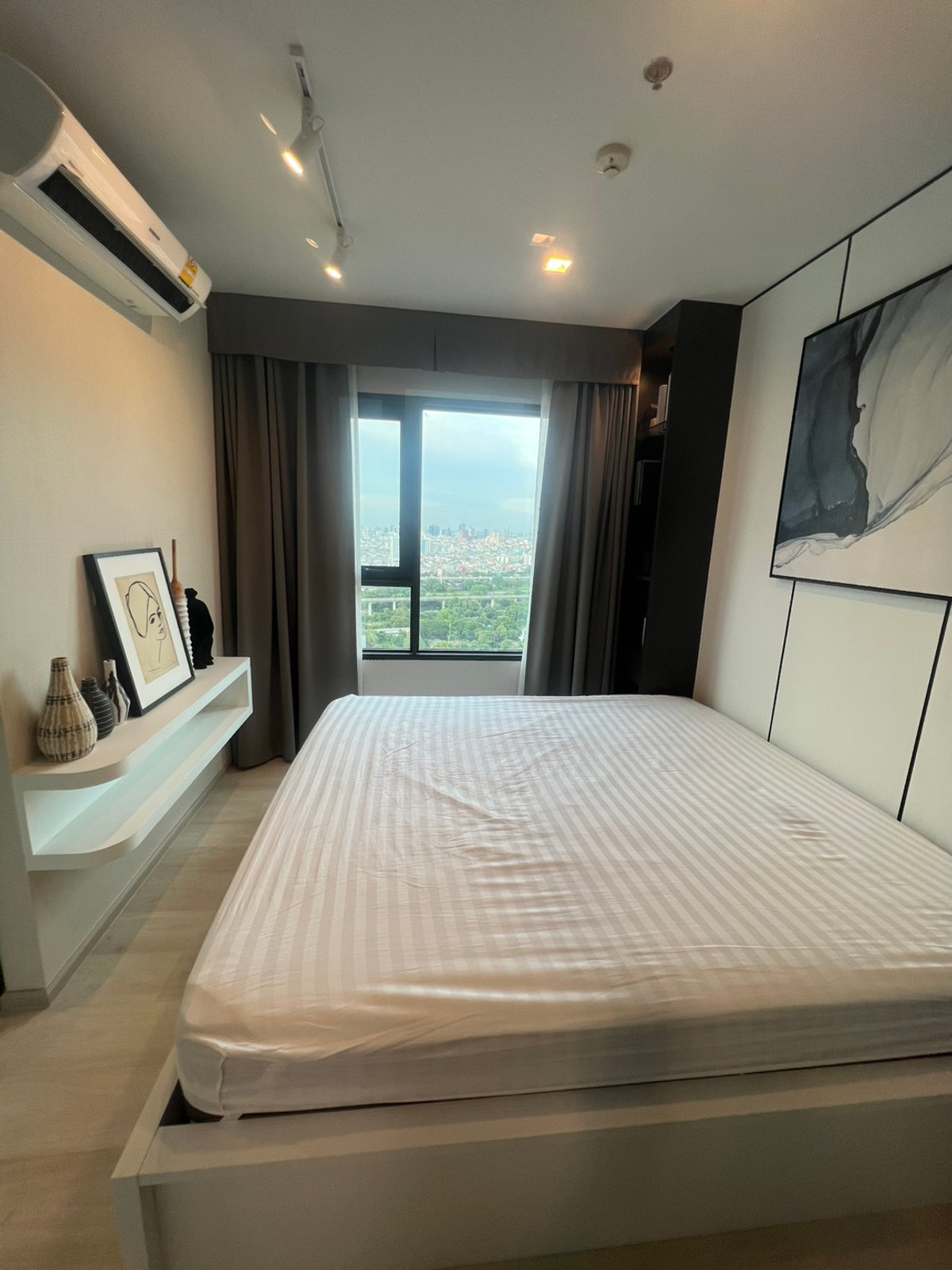 For RentCondoWitthayu, Chidlom, Langsuan, Ploenchit : For Rent: Life One Wireless Condo (Rt-01)