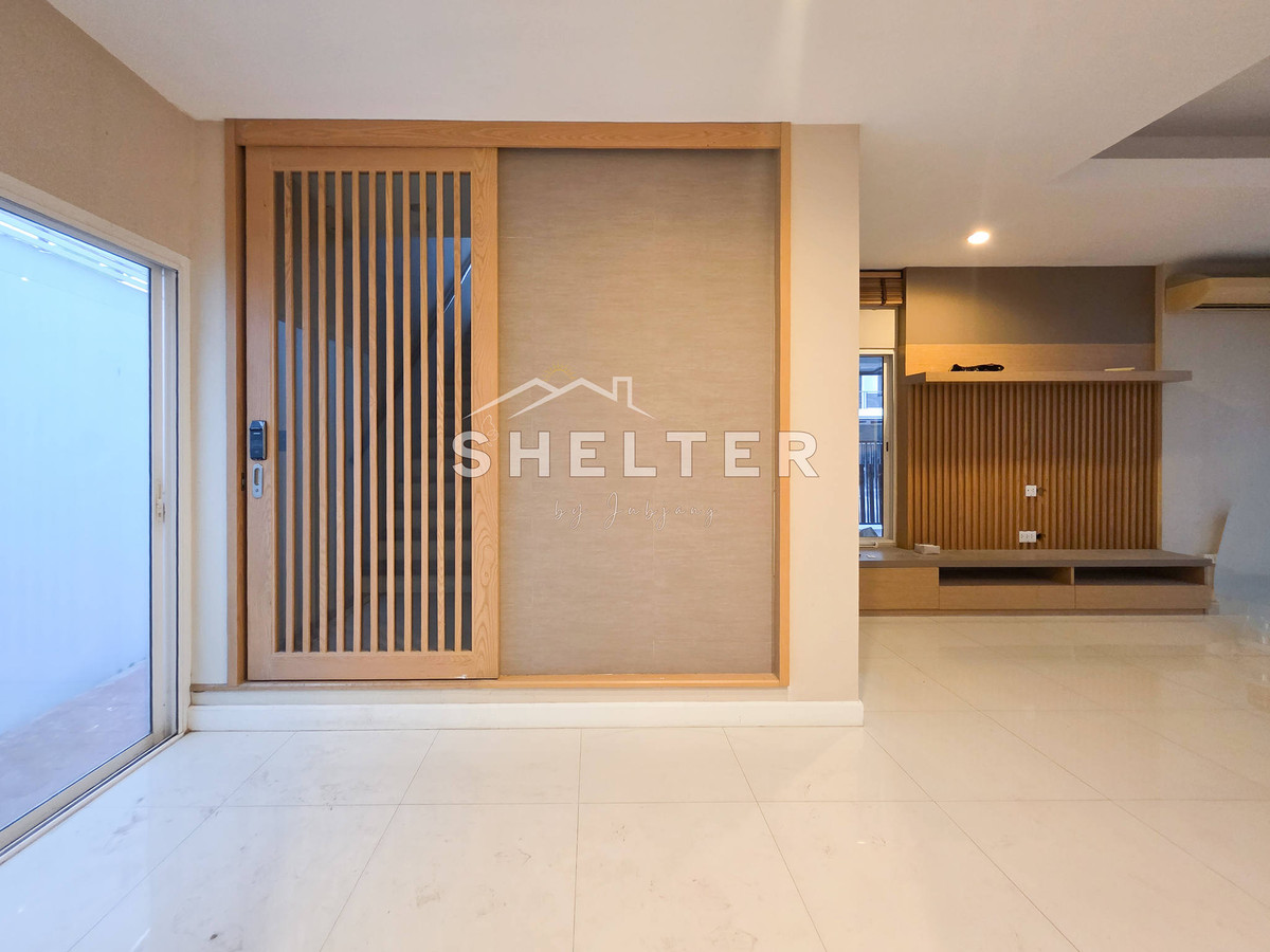 For SaleHousePattanakan, Srinakarin : 3-story detached house, modern style Project electrical wires into the ground Near The Nine and ABAC 🏠