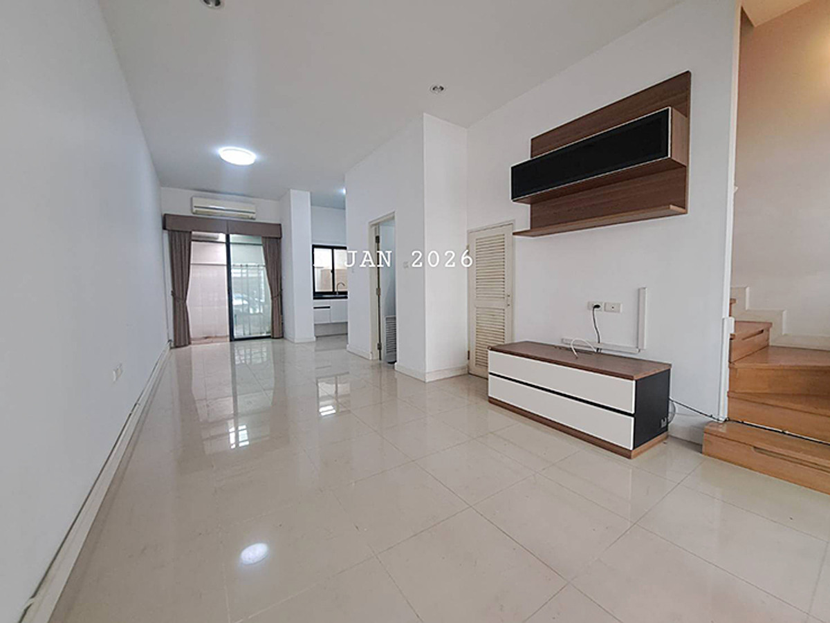 ขายทาวน์โฮมท่าพระ ตลาดพลู วุฒากาศ : ขายทาวน์โฮม 3 ชั้น ซิกเนเจอร์ กัลปพฤกษ์ (Sixnature Kalapapruek) บ้านสวย สภาพดี โซนหน้าโครงการ ถนนกว้าง 