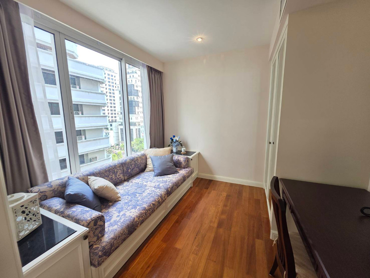 For SaleCondoWitthayu, Chidlom, Langsuan, Ploenchit : Langsuan Ville: 1+1 bed 1bath 97.05sqm. 17,000,000 transfer fee 50/50 Am: 0656199198