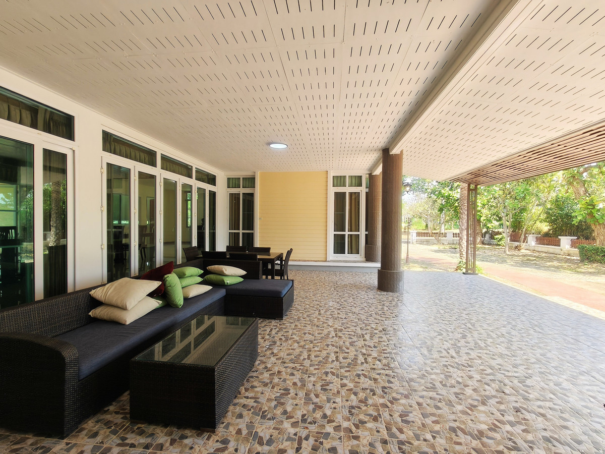 ขายบ้านระยอง : ⛳️ ขายบ้านหรูสไตล์รีสอร์ท ติดสนามกอล์ฟ Eastern Star ระยอง บนที่ดินผืนใหญ่ 880 ตร.ว. ชีวิตพักผ่อนระดับ Exclusive ที่คุณครอบครองได้