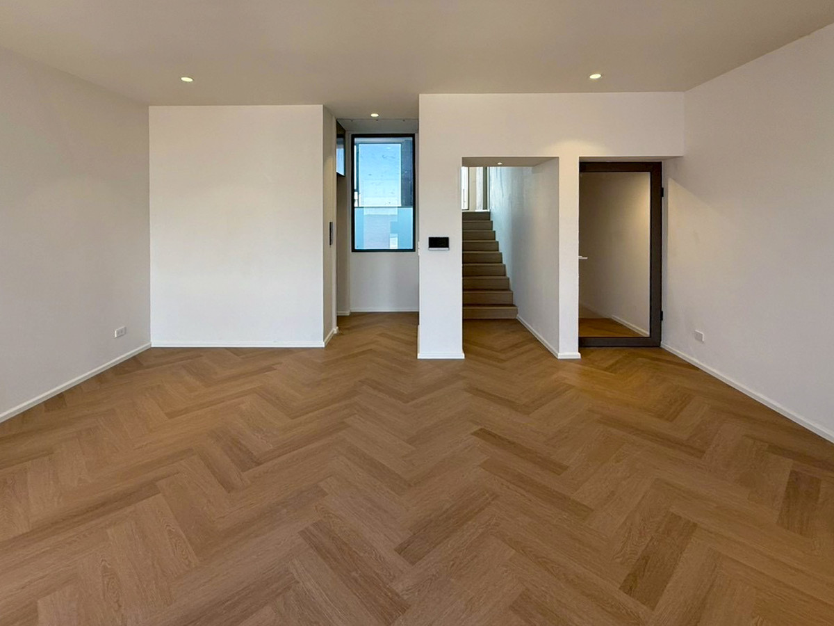 For SaleTownhomeSukhumvit, Asoke, Thonglor : ✨ Townhome / Home Office Luxury | Pridi 14 (Sukhumvit 71) ✨ Premium space Near Ekkamai-Thonglor Just a few minutes Suitable for both living and making a home office in the heart of the city.