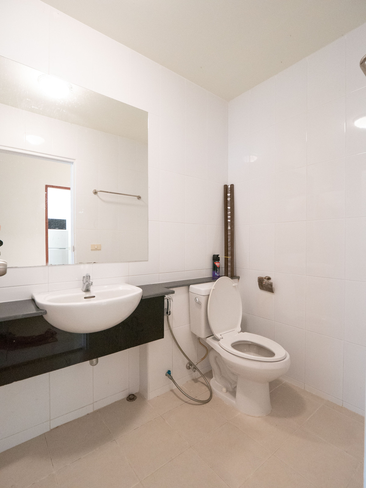 ขายทาวน์โฮมนครพนม : #ขายบ้านริมแม่น้ำโขง #เมืองนครพนม ทำเลดีมากๆ สวยสภาพดี 95% ขายถูก พร้อมอยู่ได้เลย 100 เมตร ถึงริมโขง  #ขายทาวน์เฮาส์ริมโขง 2 ชั้น ขนาด 34.9 ตรว. พื้นที่ใช้สอยรวม 200 ตรม. 2 นอน 2 น้ำ 1 ครัว 2 ที่จอดรถ 