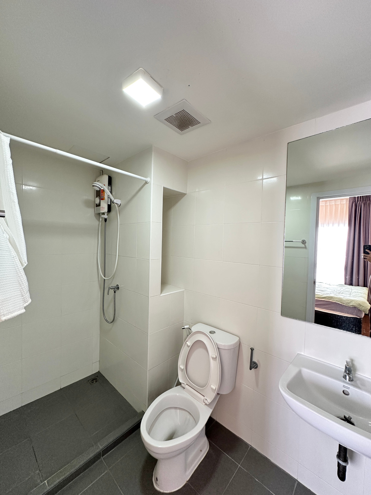 For SaleCondoSamut Prakan,Samrong : Notting is comfortable, happy to help 🟢River view, complete with washing machine 🟢Condo for rent Notting Hill Sukhumvit-Praksa near BTS Phraeksa 700m