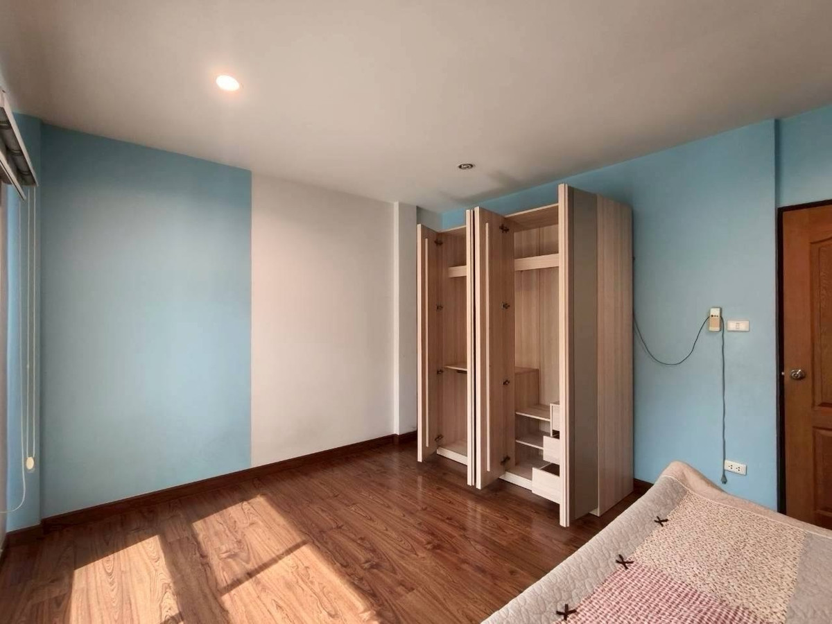 For RentTownhomeRama 2, Bang Khun Thian : 🏡 For Rent: 2-Storey Townhome Next to Rung Arun School – Only 1 Minute Walk!