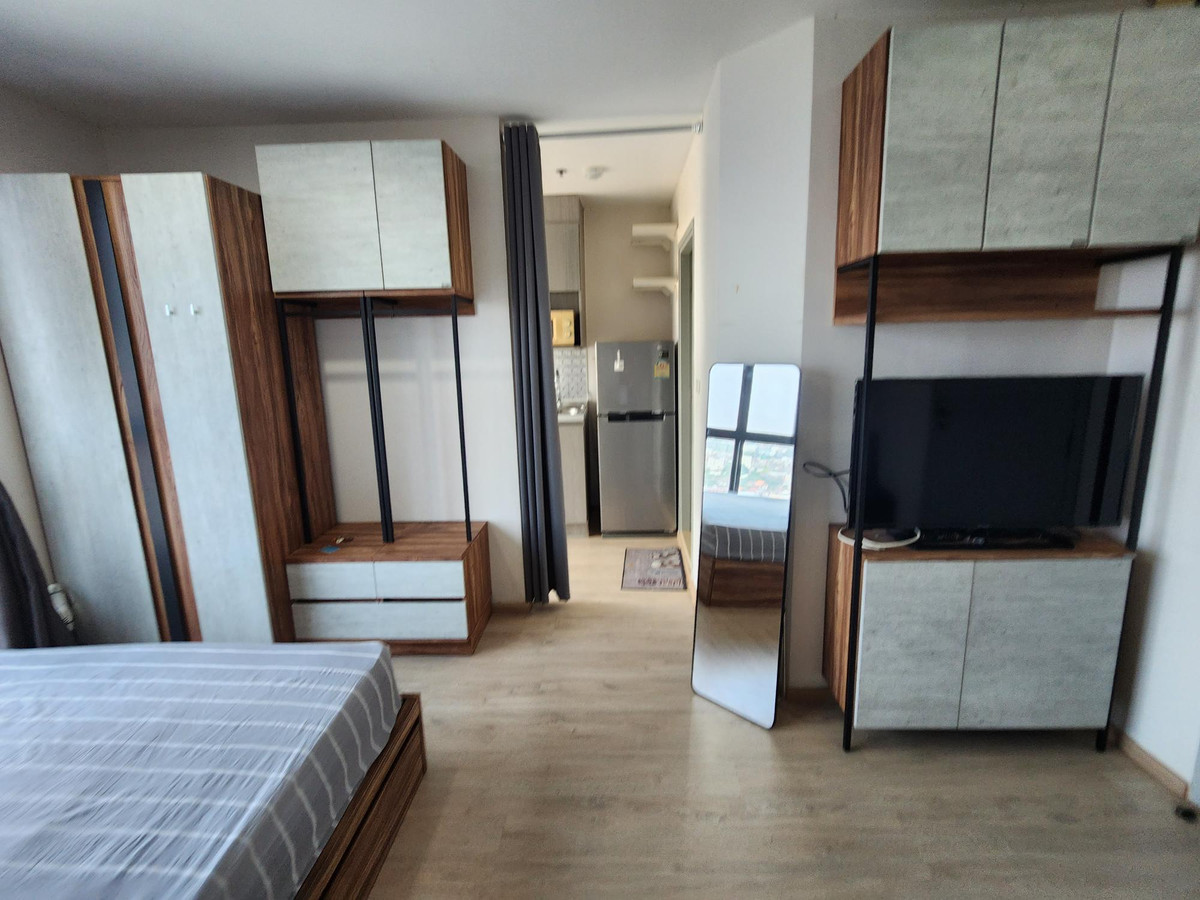 For RentCondoThaphra, Talat Phlu, Wutthakat : Condo for rent, Ideo Sathorn Thapra (Ideo Sathorn Thapra), next to BTS Pho Nimit, with furniture + washing machine, only 9,000 baht.