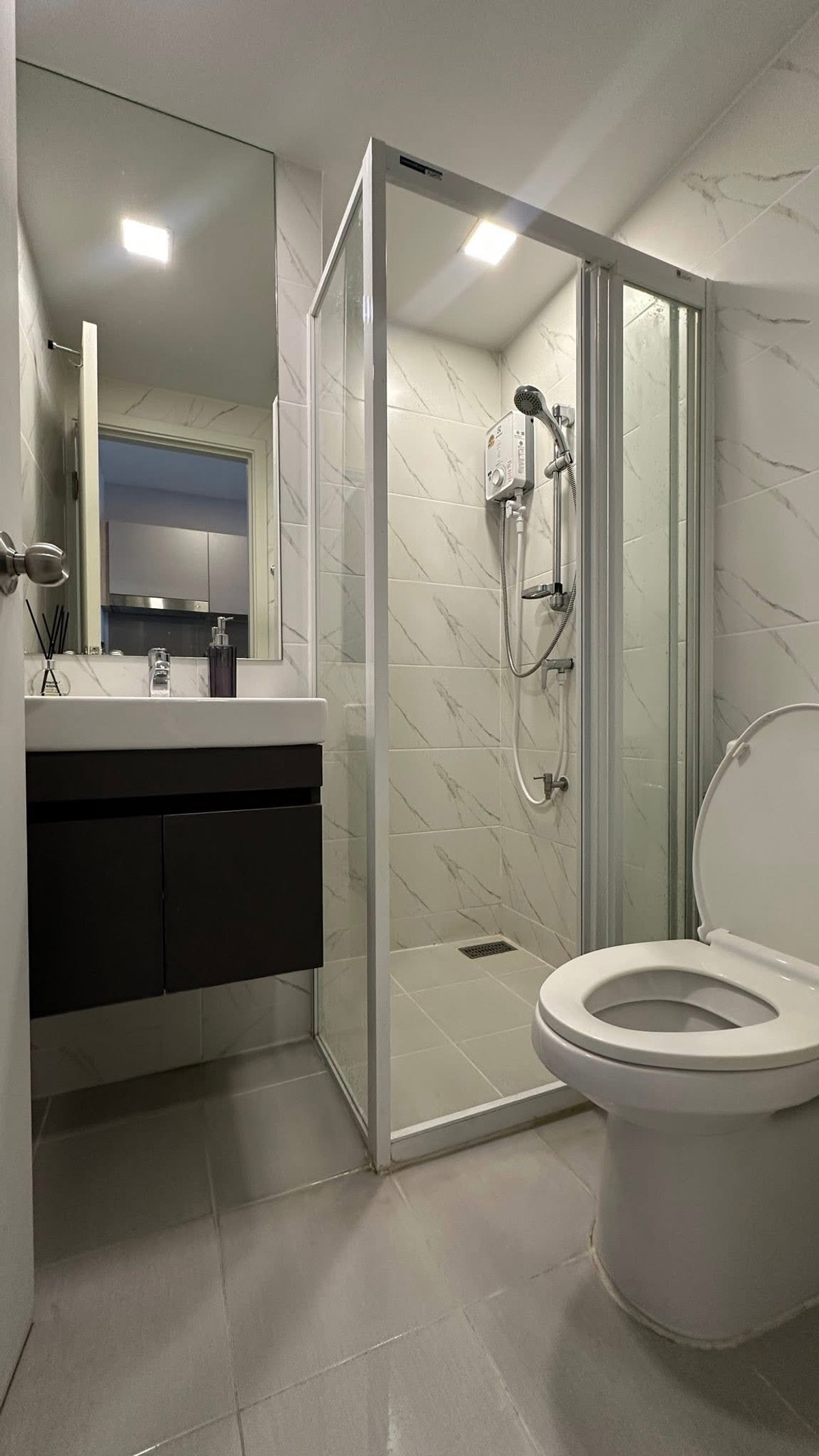 For RentCondoRatchadapisek, Huaikwang, Suttisan : For Rent ✨ Atmoz Ratchada - Huaikwang ✨ Fully furnished with appliances, near MRT Huaikwang.