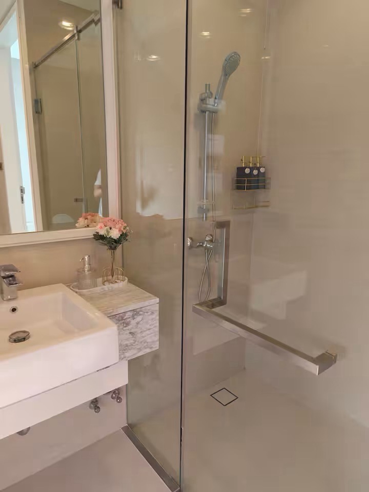 ให้เช่าบ้านสุขุมวิท อโศก ทองหล่อ : บ้านหรูให้เช่า ใกล้ BTS พร้อมพงษ์ 4 ห้องนอน พร้อมสระว่ายน้ำและลิฟต์ส่วนตัว
