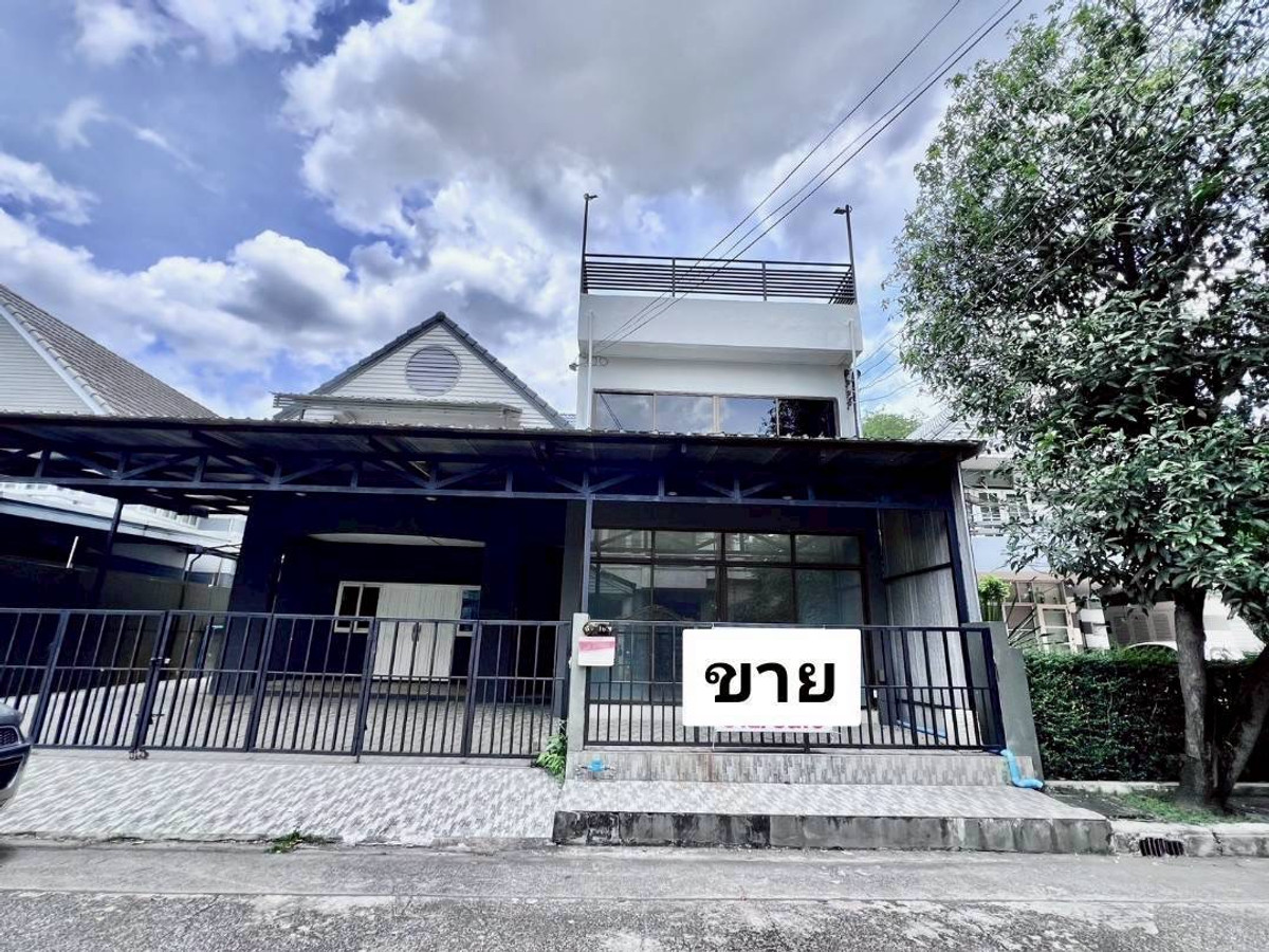 For SaleHouseMin Buri, Romklao : Single house for sale, 70 sq m, Home Place Ramkhamhaeng, near MRT, only 5.9 million.