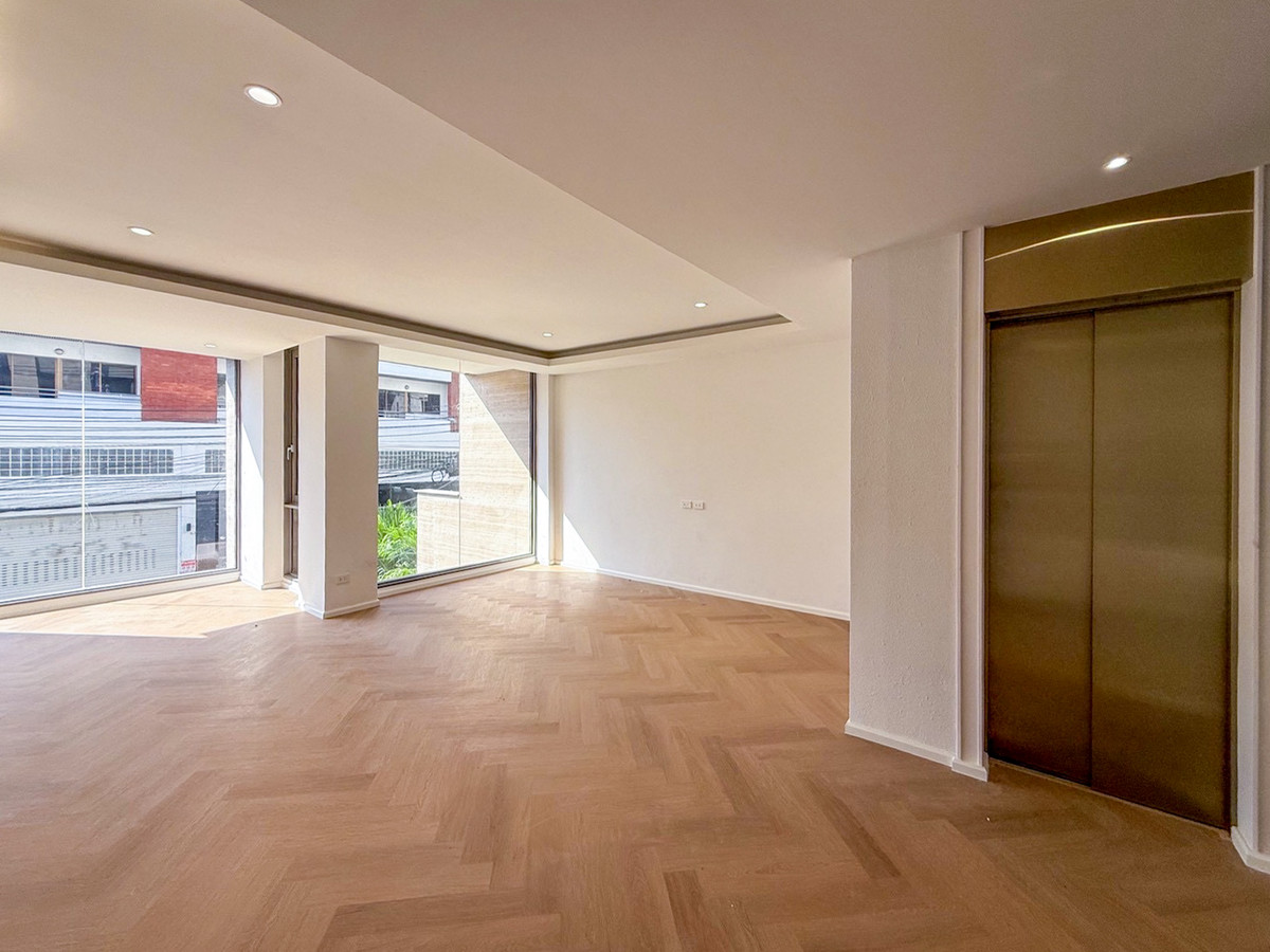 For SaleTownhomeSukhumvit, Asoke, Thonglor : ✨ Townhome / Home Office Luxury | Pridi 14 (Sukhumvit 71) ✨ Premium space Near Ekkamai-Thonglor Just a few minutes Suitable for both living and making a home office in the heart of the city.