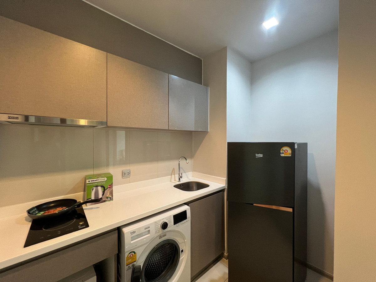 For RentCondoRama9, Petchburi, RCA : Spacious 1BR at Life Asoke-Rama 9 | 35sqm | Floor 20 | 300m to MRT | 20,500 THB