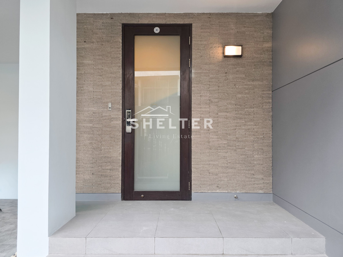 For SaleHousePattanakan, Srinakarin : 3-story detached house, modern style Project electrical wires into the ground Near The Nine and ABAC 🏠