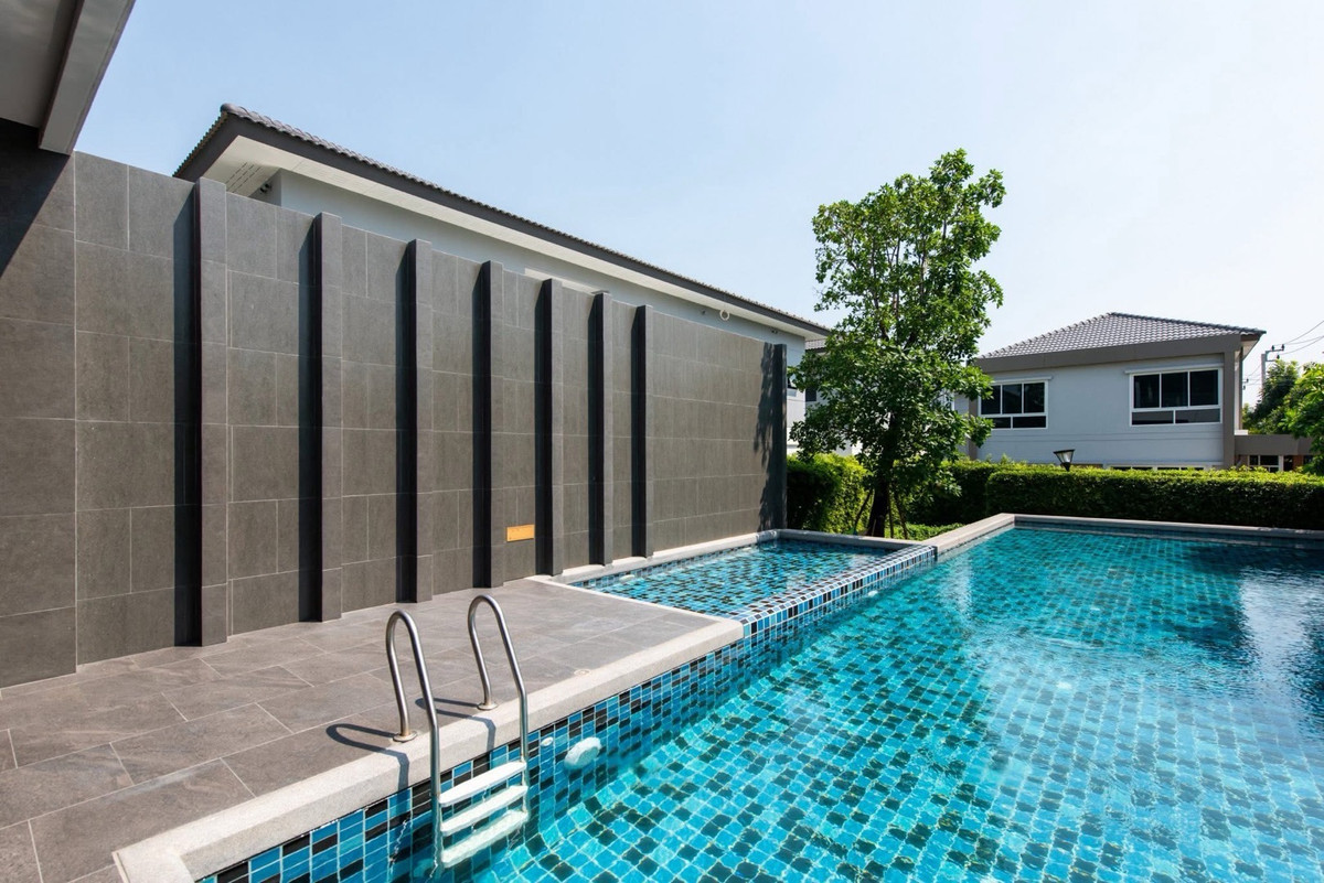 For RentSamut Prakan,Samrong : Semi-detached house for rent, lots of space, fully furnished, has a Home Automation system, highly convenient, near Mega Bangna mall, Grand Pleno Mega Bangna Village, ready to move in ✨
