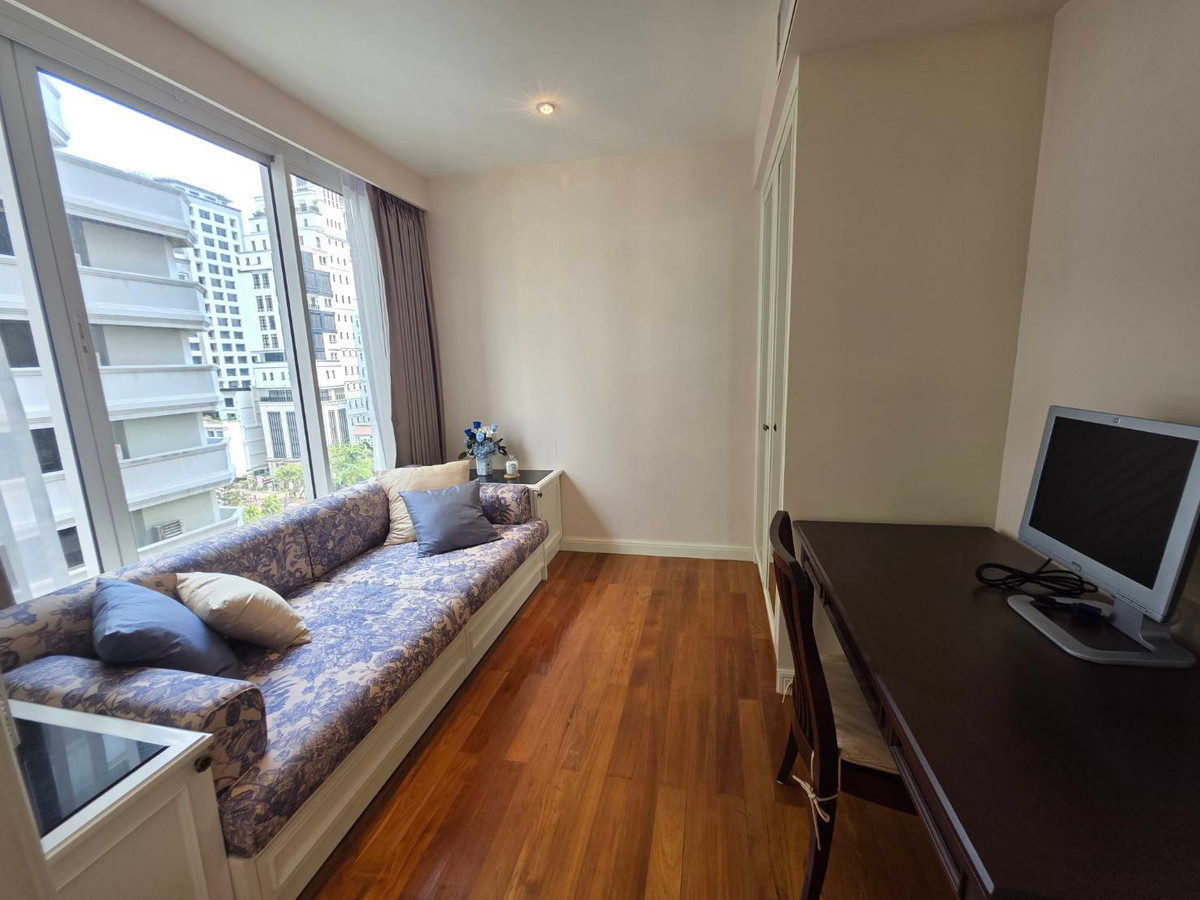 For SaleCondoWitthayu, Chidlom, Langsuan, Ploenchit : Langsuan Ville: 1+1 bed 1bath 97.05sqm. 17,000,000 transfer fee 50/50 Am: 0656199198