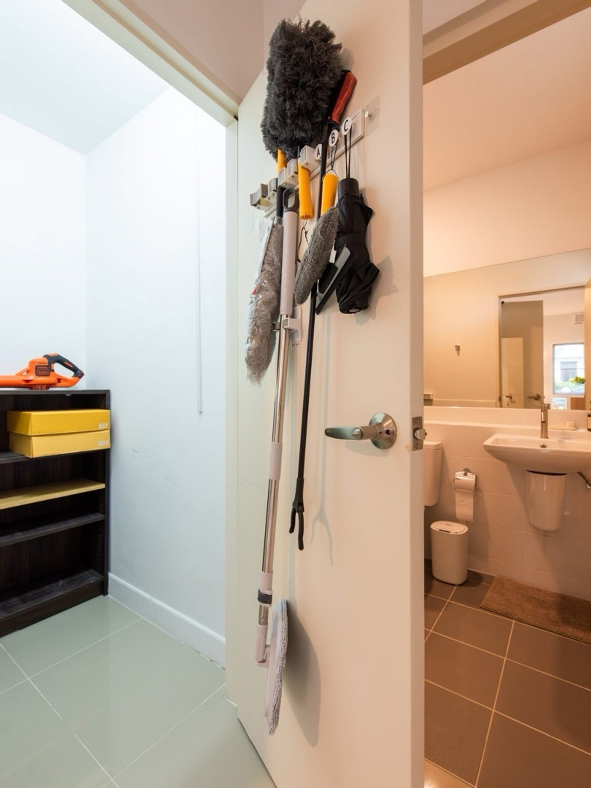 For RentSamut Prakan,Samrong : Semi-detached house for rent, lots of space, fully furnished, has a Home Automation system, highly convenient, near Mega Bangna mall, Grand Pleno Mega Bangna Village, ready to move in ✨