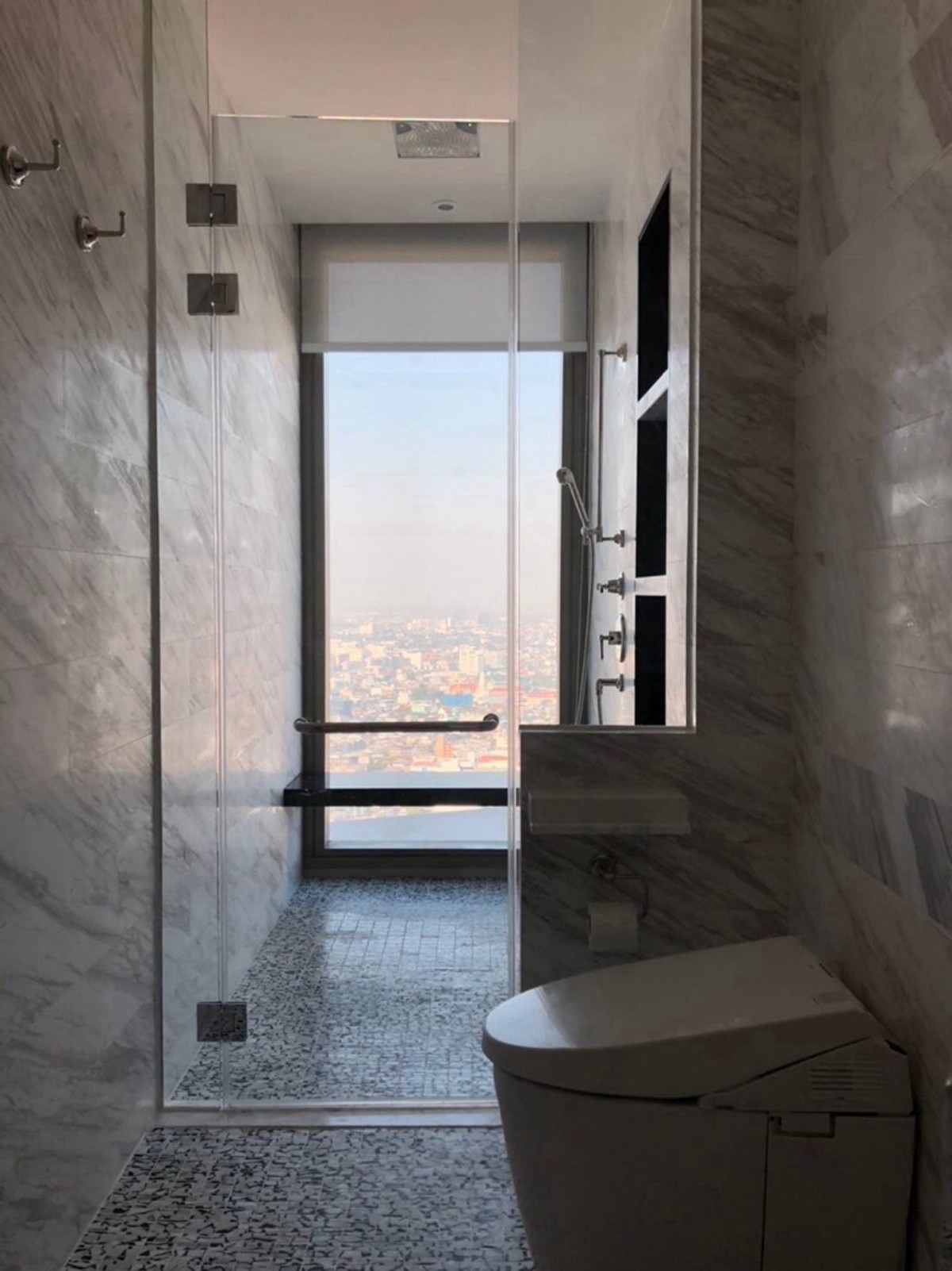 ขายคอนโดวงเวียนใหญ่ เจริญนคร : The Residence at Mandarin Oriental 3b3b 150mb