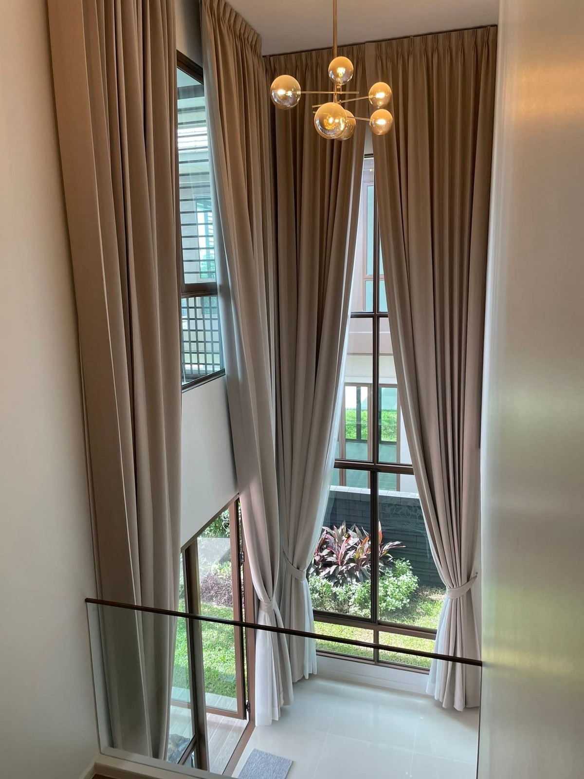 For RentHousePattanakan, Srinakarin : New house, fully furnished Ready to move in immediately, parking for 3 cars, including EV charger ✨