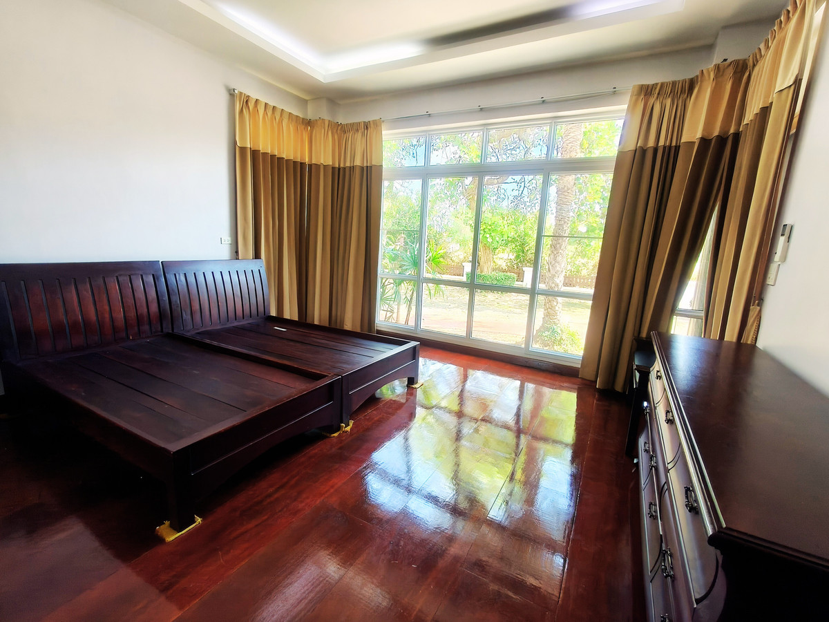 ขายบ้านระยอง : ⛳️ ขายบ้านหรูสไตล์รีสอร์ท ติดสนามกอล์ฟ Eastern Star ระยอง บนที่ดินผืนใหญ่ 880 ตร.ว. ชีวิตพักผ่อนระดับ Exclusive ที่คุณครอบครองได้