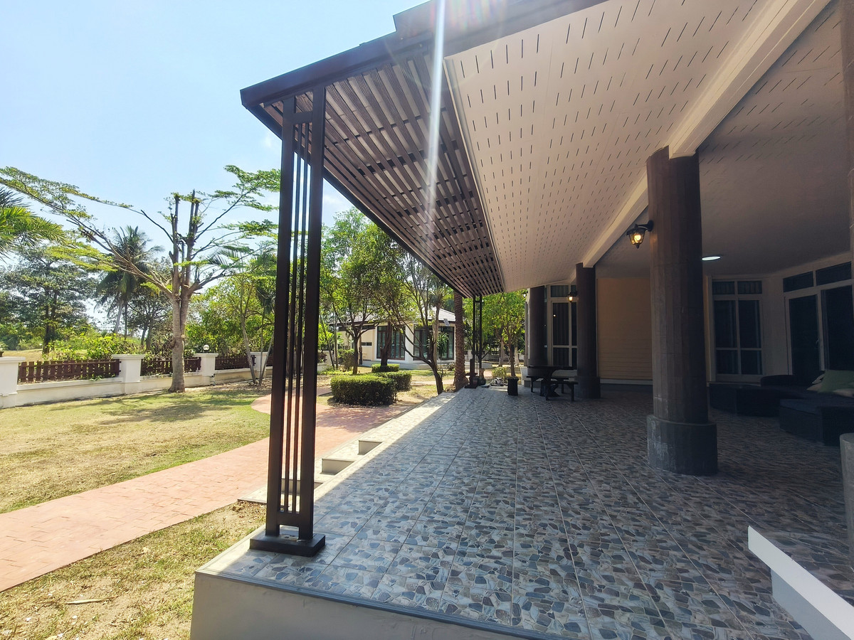 ขายบ้านระยอง : ⛳️ ขายบ้านหรูสไตล์รีสอร์ท ติดสนามกอล์ฟ Eastern Star ระยอง บนที่ดินผืนใหญ่ 880 ตร.ว. ชีวิตพักผ่อนระดับ Exclusive ที่คุณครอบครองได้