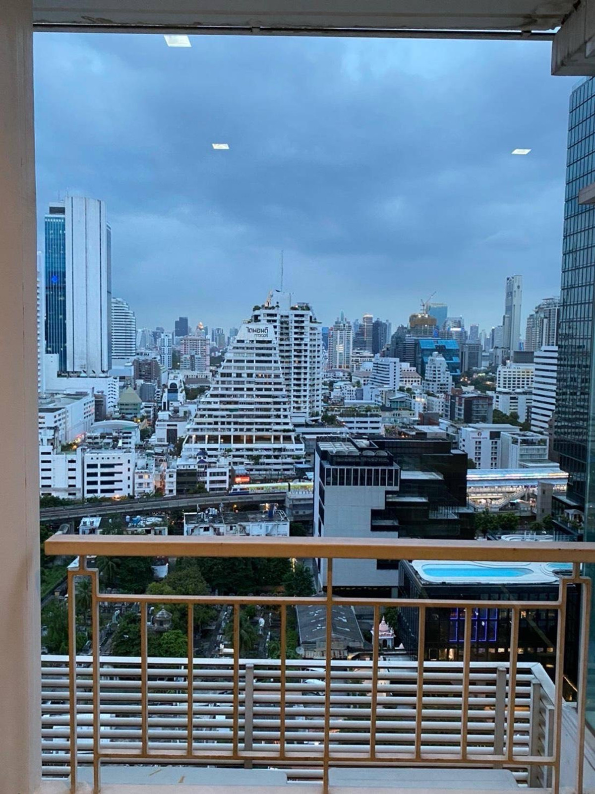 ให้เช่าคอนโดสาทร นราธิวาส : Ivy Sathorn 2b2b 80sqm 32k