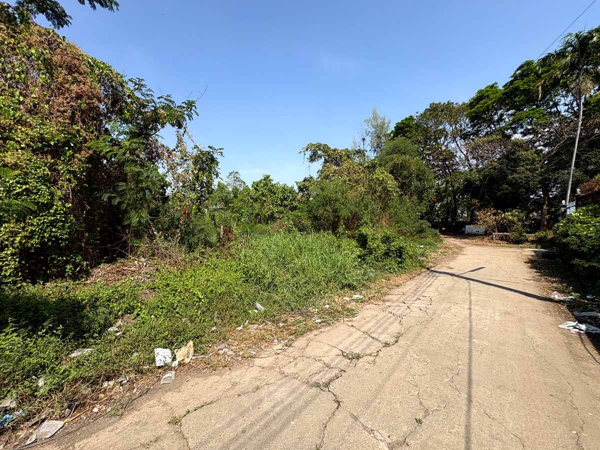 For SaleLandNawamin, Ramindra : (10 February 2026) Lakeside land 208 square wah, lakeside Nawamin Phirom Park, Nawamin 24 Uthen 8-2, width 25 meters, depth 32 meters, 8,500,000.- (40,800.- per square wah)