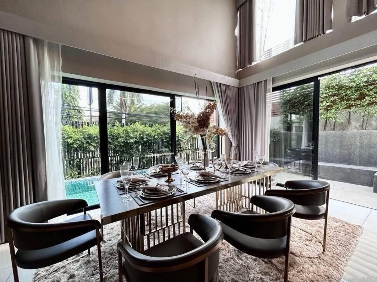 For RentTownhomeBangna, Bearing, Lasalle : Pool villa 4 luxurious bedrooms ✨ The park lane sukhumvit 105