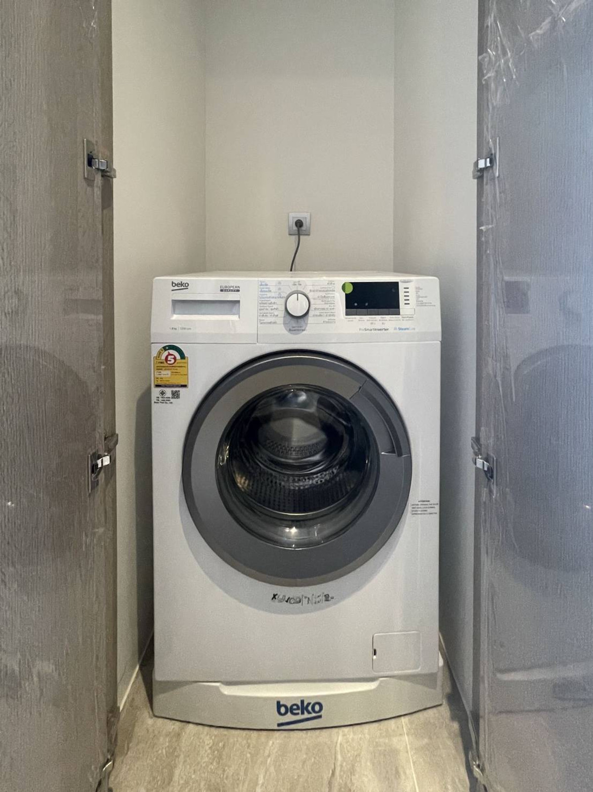 ให้เช่าคอนโดพระราม 9 เพชรบุรีตัดใหม่ RCA : Ashton Asoke-Rama 9 Condo for RENT  ** Ashton Asoke - Rama 9  ห้องกว้าง 35 ตรม. 1 นอน 1 น้ำ พร้อมอยู่@ 28,000 บาท โทรด่วน 096-2615656  ห้องกว้าง 35 ตรม. 1 นอน 1 น้ำ เฟอร์ครบ พร้อมอยู่    Location : Rama 9   Selling Price : 28,000 Baht  Condominium near MR