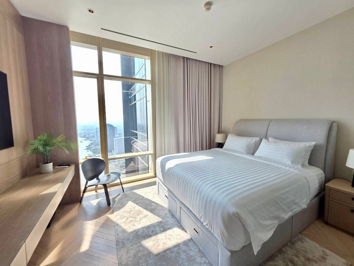 ให้เช่าคอนโดสาทร นราธิวาส : Four Season Private Residences: 2bed 3bath 123sqm 4XFl 260,000/mth Am: 0656199198