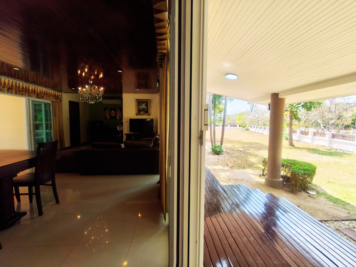 ขายบ้านระยอง : ⛳️ ขายบ้านหรูสไตล์รีสอร์ท ติดสนามกอล์ฟ Eastern Star ระยอง บนที่ดินผืนใหญ่ 880 ตร.ว. ชีวิตพักผ่อนระดับ Exclusive ที่คุณครอบครองได้