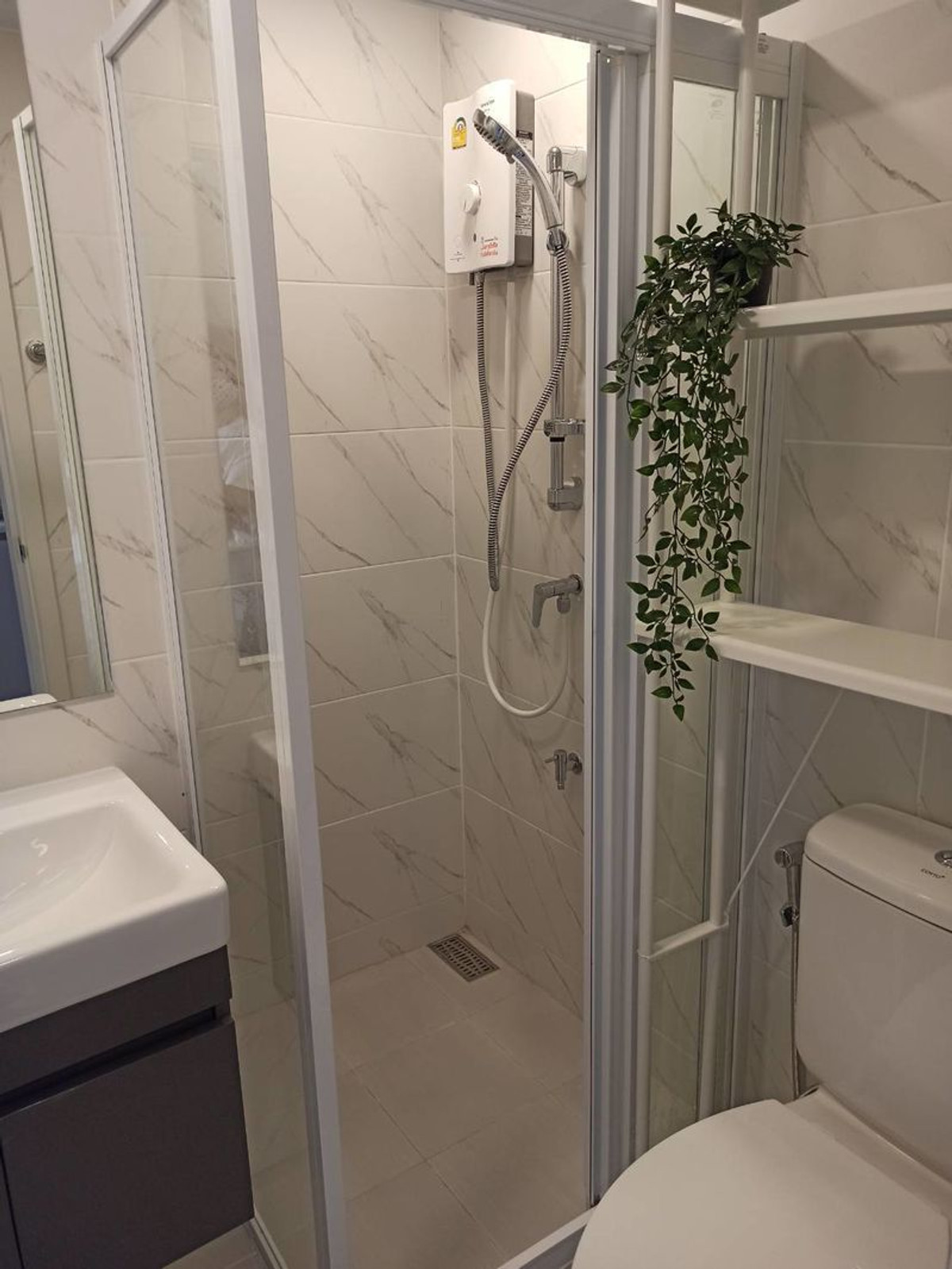 ขายคอนโดรัชดา ห้วยขวาง : ขายพร้อมผู้เช่า/SALE WITH TENANT: Atmoz Huai Khwang-Ratchada (แอทโมช ห้วยขวาง-รัชดา)  - 1 ห้องนอน LC107