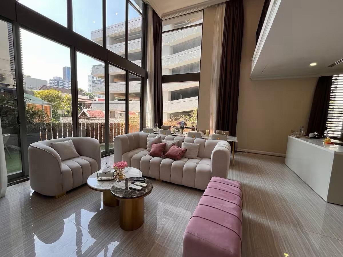 ให้เช่าบ้านสุขุมวิท อโศก ทองหล่อ : บ้านหรูให้เช่า ใกล้ BTS พร้อมพงษ์ 4 ห้องนอน พร้อมสระว่ายน้ำและลิฟต์ส่วนตัว
