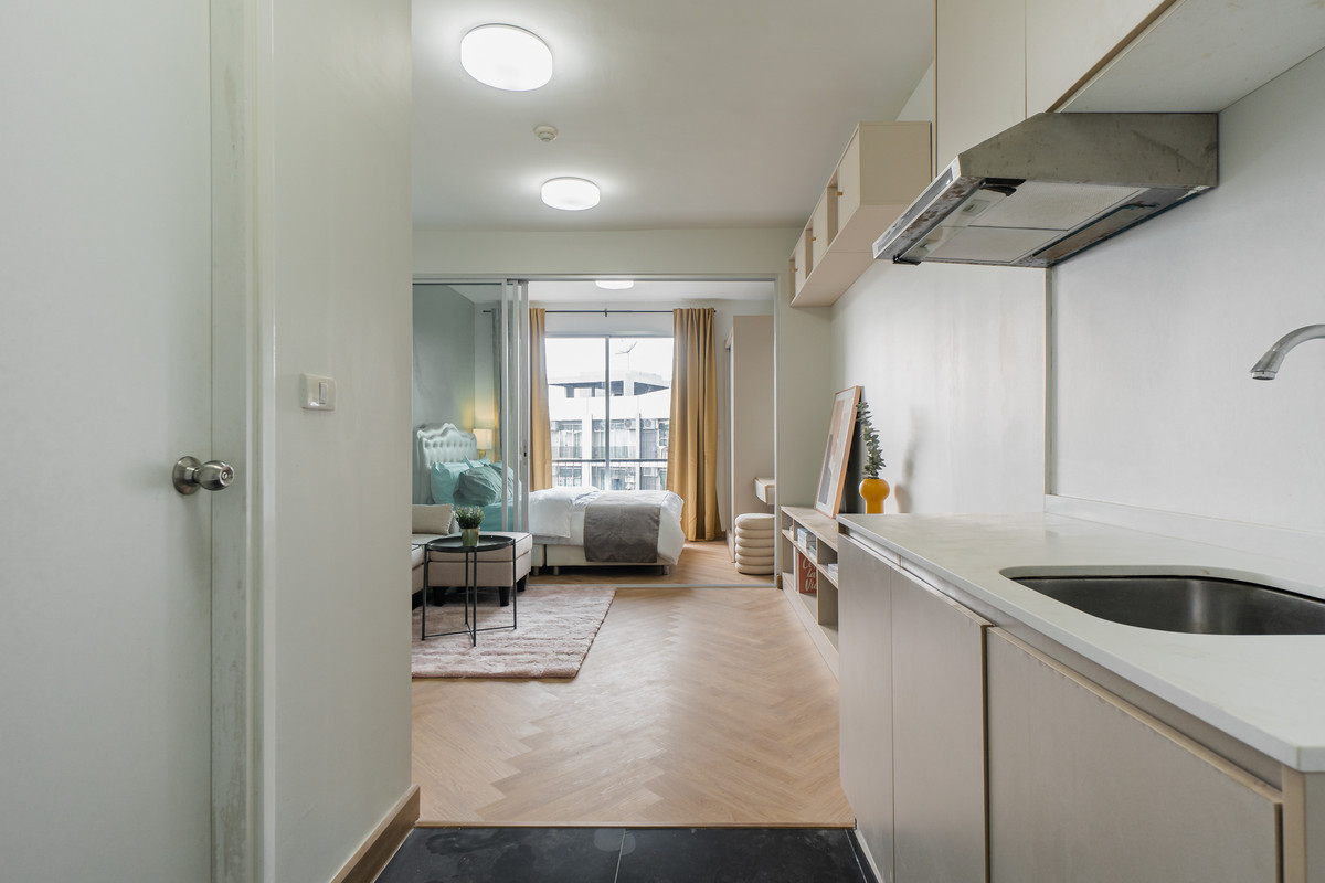 For SaleCondoOnnut, Udomsuk : K-6746 Urgent sale! Condo A space me Sukhumvit 77, ready to move in, swimming pool view.