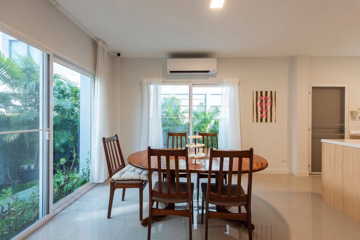 For RentSamut Prakan,Samrong : Semi-detached house for rent, lots of space, fully furnished, has a Home Automation system, highly convenient, near Mega Bangna mall, Grand Pleno Mega Bangna Village, ready to move in ✨