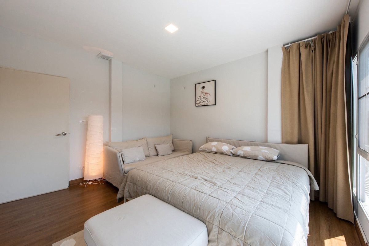 For RentSamut Prakan,Samrong : Semi-detached house for rent, lots of space, fully furnished, has a Home Automation system, highly convenient, near Mega Bangna mall, Grand Pleno Mega Bangna Village, ready to move in ✨