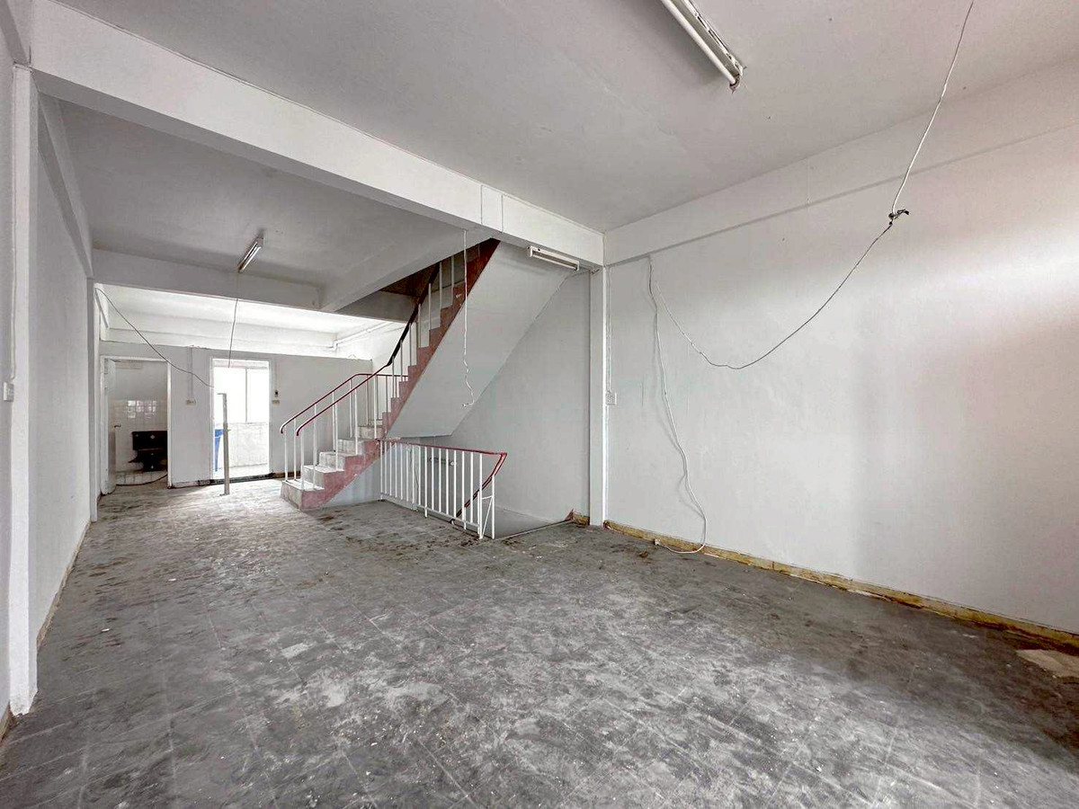 For SaleShop HouseBang kae, Phetkasem : Shophouse/commercial building for sale, 3 floors Soi Phetkasem 18/1, near MRT Bang Phai, MRT Tha Phra, very good location, only 20 meters from the main road.