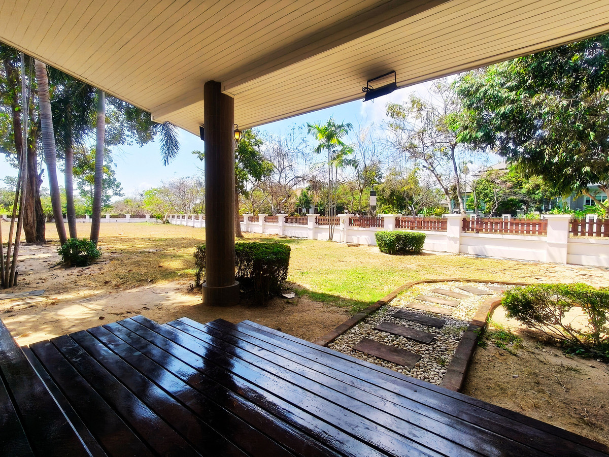 ขายบ้านระยอง : ⛳️ ขายบ้านหรูสไตล์รีสอร์ท ติดสนามกอล์ฟ Eastern Star ระยอง บนที่ดินผืนใหญ่ 880 ตร.ว. ชีวิตพักผ่อนระดับ Exclusive ที่คุณครอบครองได้