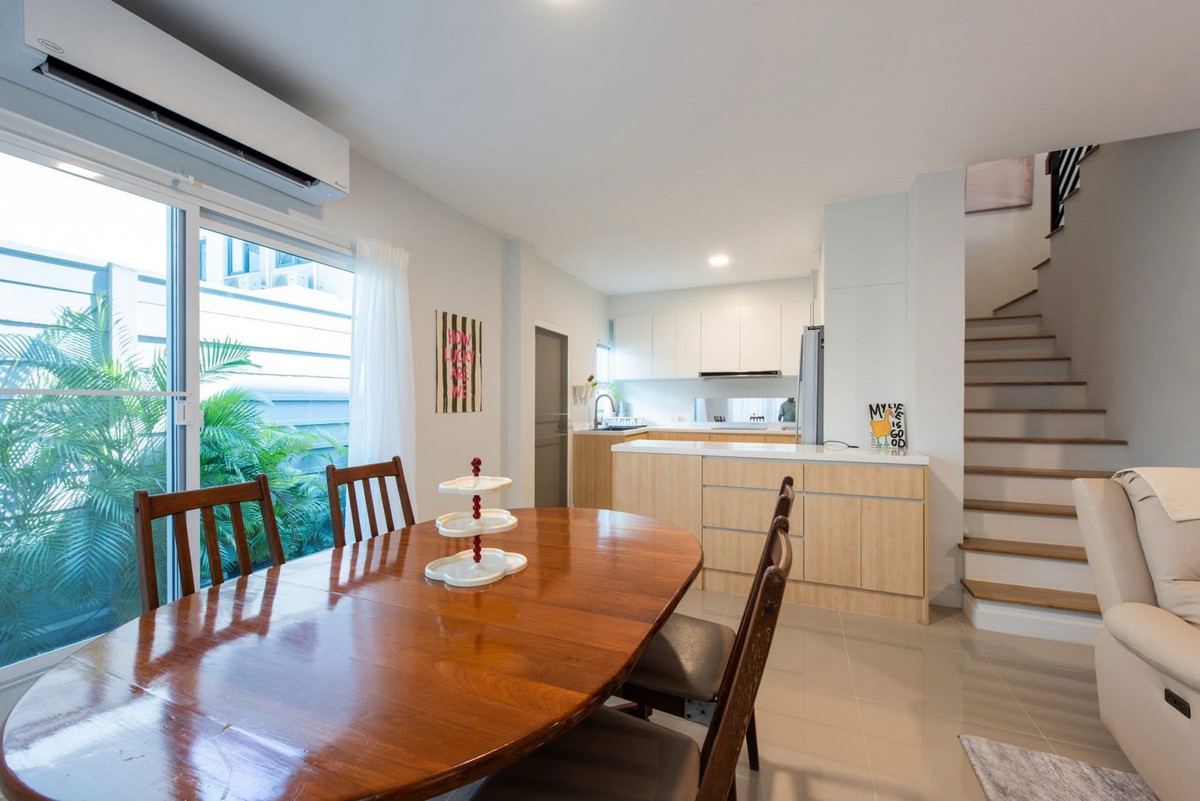 For RentSamut Prakan,Samrong : Semi-detached house for rent, lots of space, fully furnished, has a Home Automation system, highly convenient, near Mega Bangna mall, Grand Pleno Mega Bangna Village, ready to move in ✨