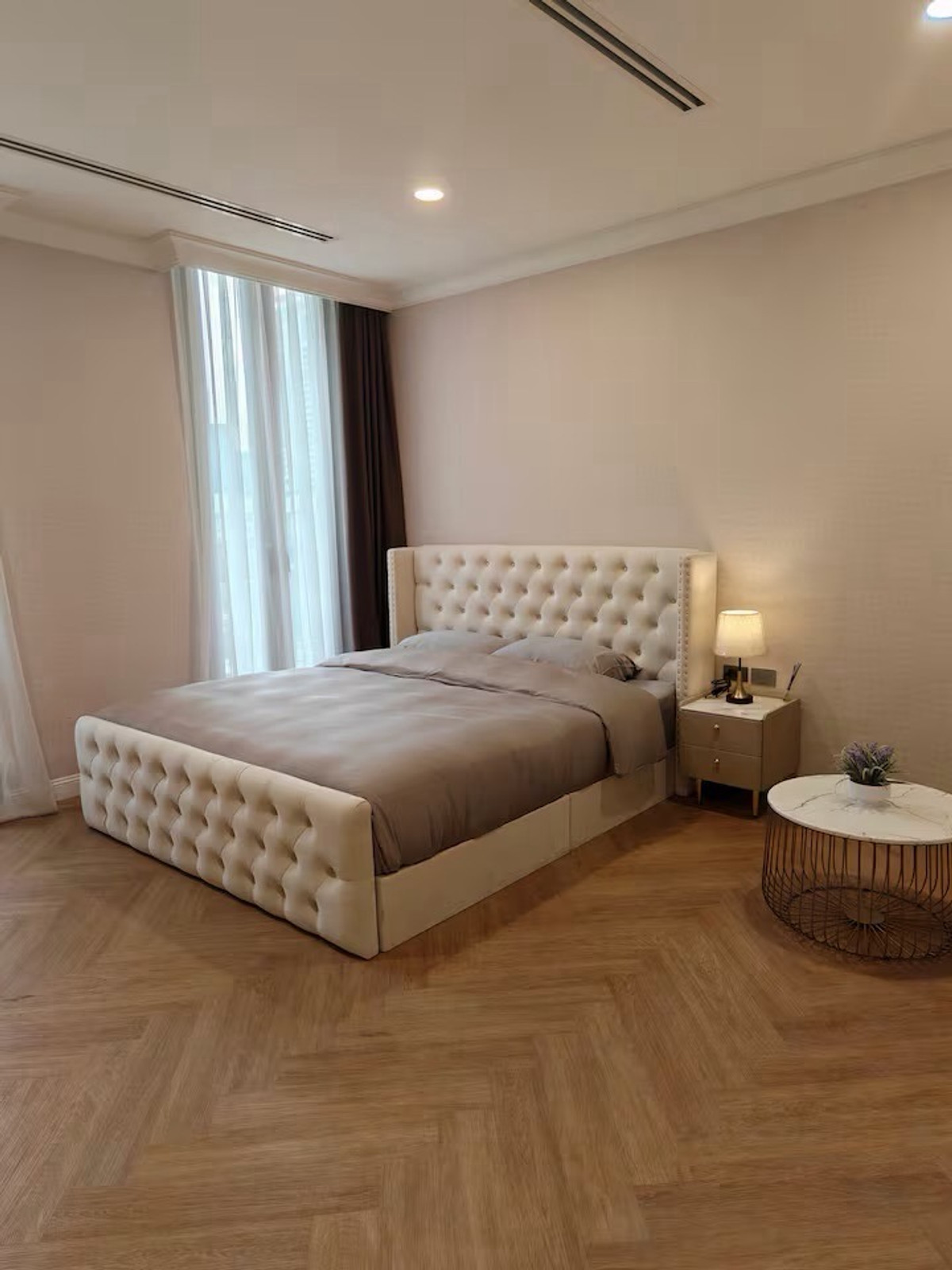 ให้เช่าบ้านสุขุมวิท อโศก ทองหล่อ : บ้านหรูให้เช่า ใกล้ BTS พร้อมพงษ์ 4 ห้องนอน พร้อมสระว่ายน้ำและลิฟต์ส่วนตัว
