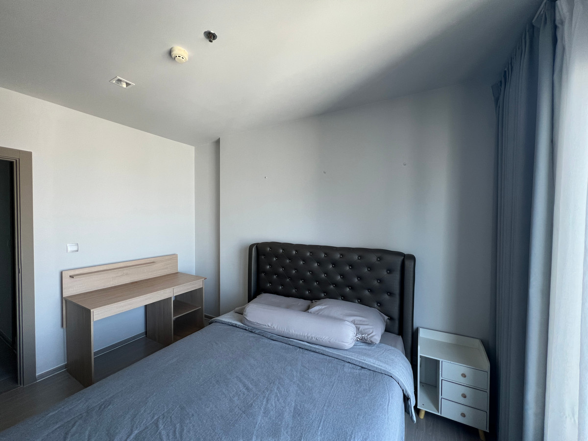 For RentCondoRama9, Petchburi, RCA : High-Floor 1BR at Life Asoke-Rama 9 | 32sqm | Floor 39 | Stunning Views | 21,500 THB