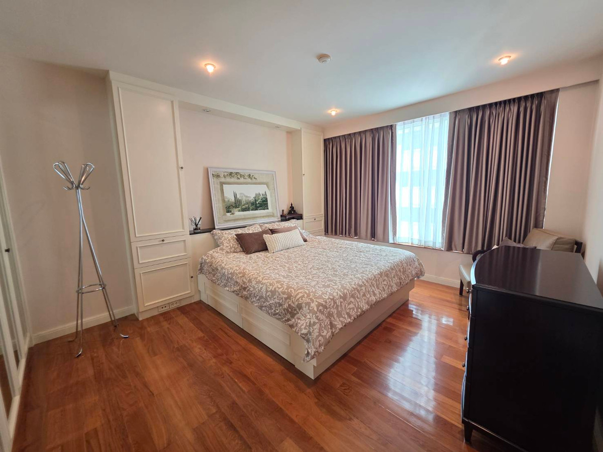 For SaleCondoWitthayu, Chidlom, Langsuan, Ploenchit : Langsuan Ville: 1+1 bed 1bath 97.05sqm. 17,000,000 transfer fee 50/50 Am: 0656199198