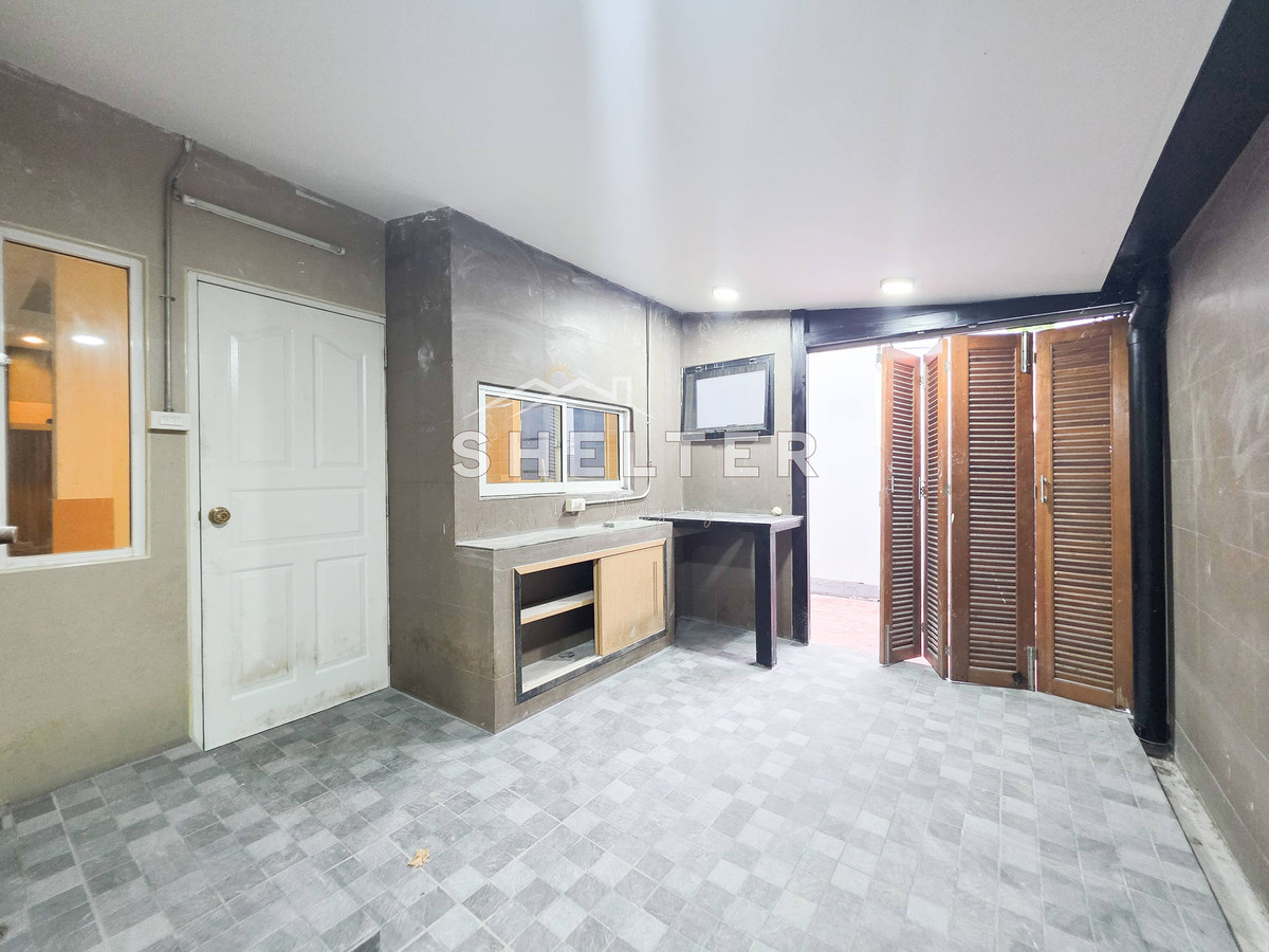 For SaleHousePattanakan, Srinakarin : 3-story detached house, modern style Project electrical wires into the ground Near The Nine and ABAC 🏠