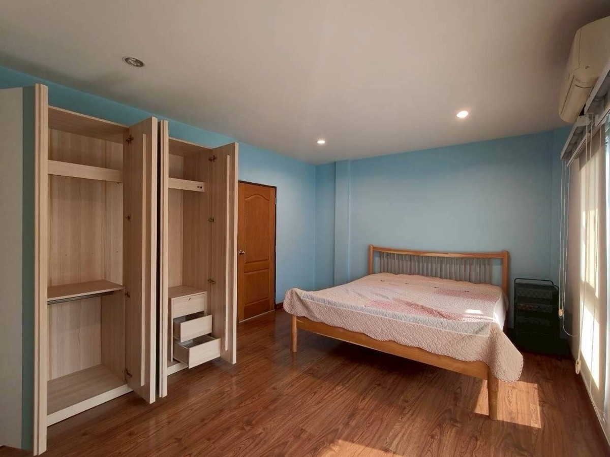 For RentTownhomeRama 2, Bang Khun Thian : 🏡 For Rent: 2-Storey Townhome Next to Rung Arun School – Only 1 Minute Walk!