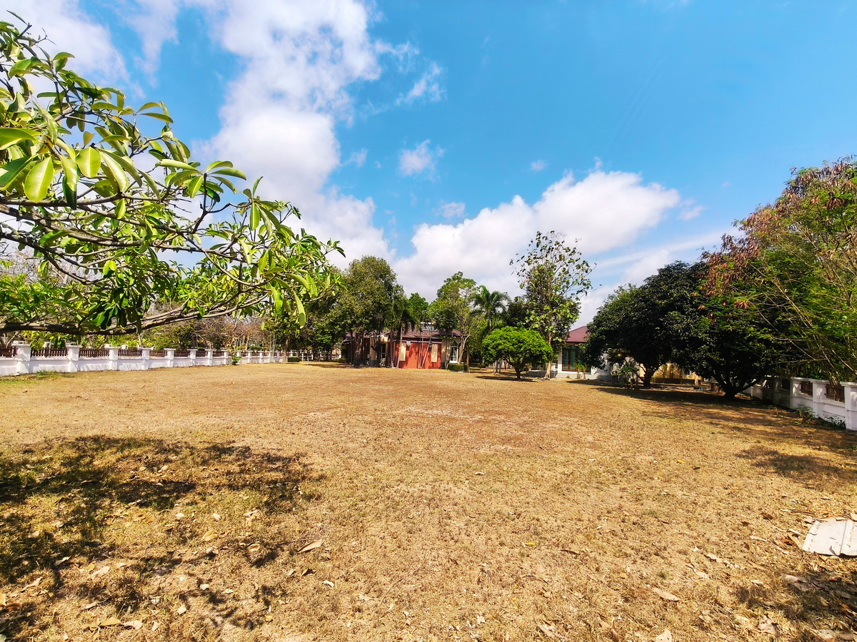 ขายบ้านระยอง : ⛳️ ขายบ้านหรูสไตล์รีสอร์ท ติดสนามกอล์ฟ Eastern Star ระยอง บนที่ดินผืนใหญ่ 880 ตร.ว. ชีวิตพักผ่อนระดับ Exclusive ที่คุณครอบครองได้