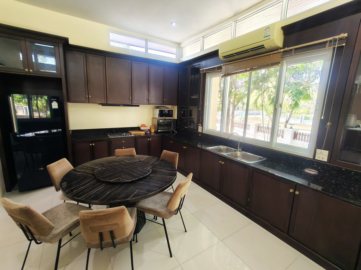 ขายบ้านระยอง : ⛳️ ขายบ้านหรูสไตล์รีสอร์ท ติดสนามกอล์ฟ Eastern Star ระยอง บนที่ดินผืนใหญ่ 880 ตร.ว. ชีวิตพักผ่อนระดับ Exclusive ที่คุณครอบครองได้